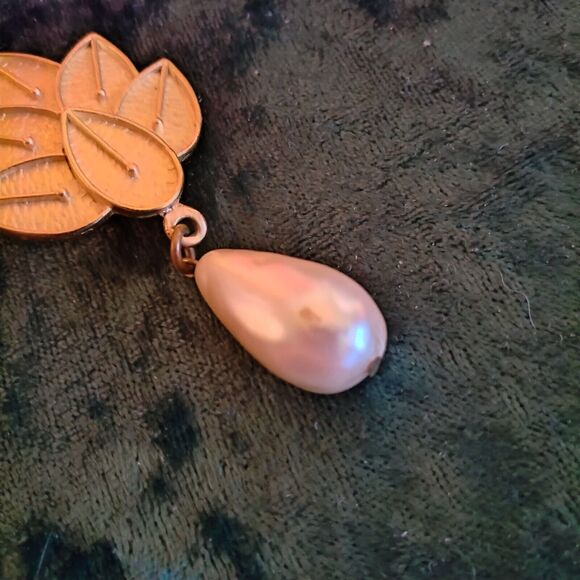 Coraline Made in USA designer runway earrings faux pearl large 3 inches by 1 1/2 - Picture 4 of 10